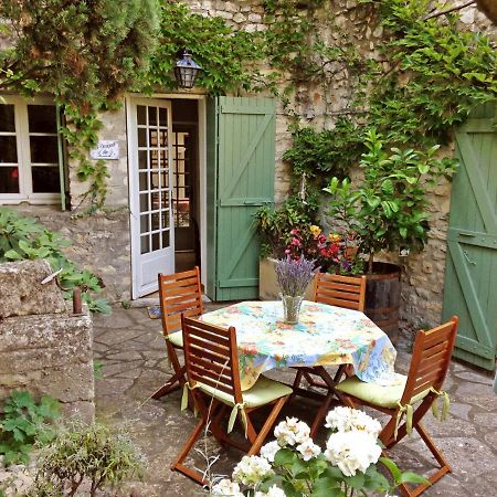 Au coeur de la Cité médiévale Bed and Breakfast Vaison-la-Romaine Exterior foto