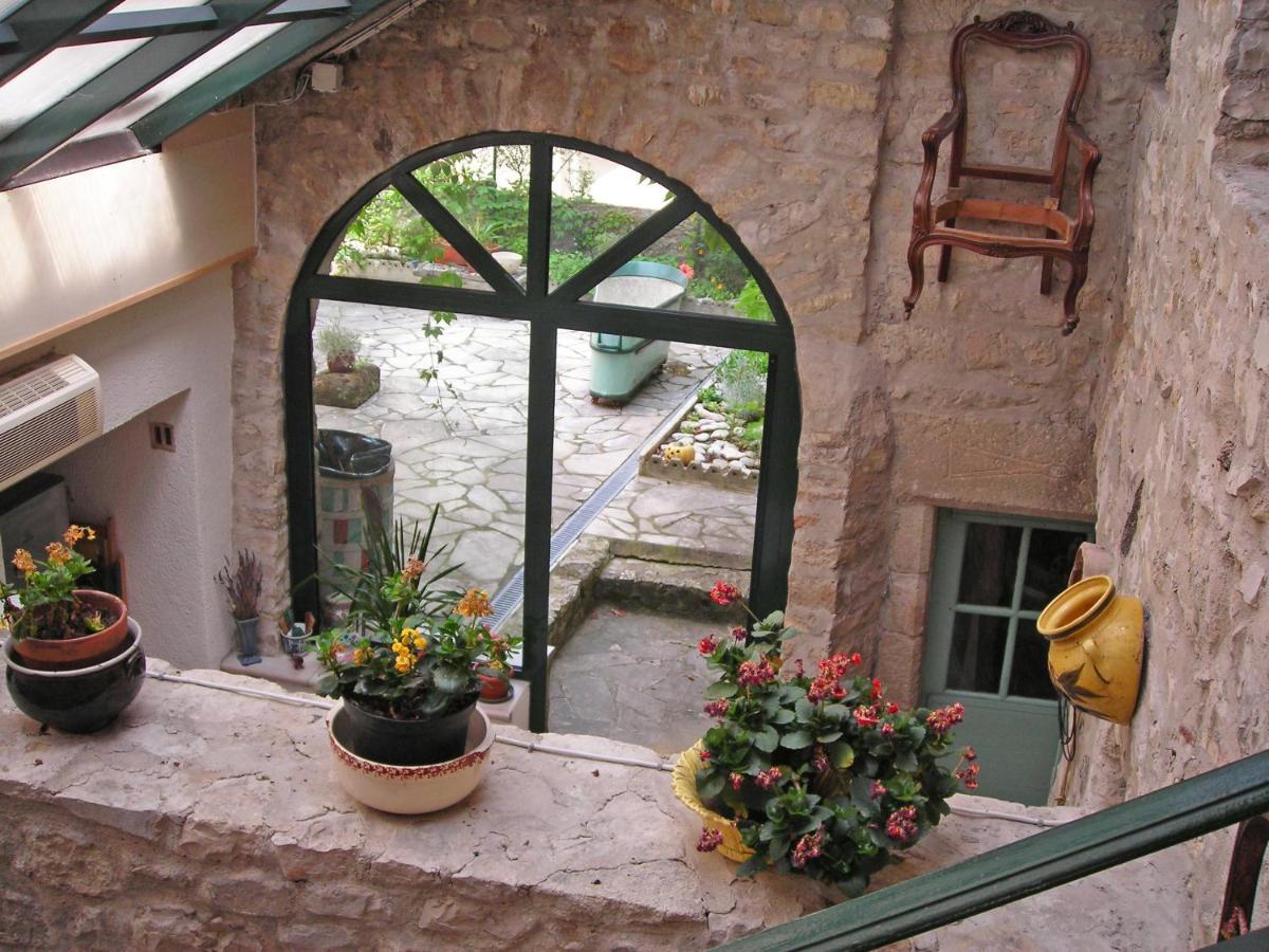 Au coeur de la Cité médiévale Bed and Breakfast Vaison-la-Romaine Exterior foto